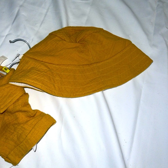 Peyton & Scout Baby 2-Piece Romper & Hat Set - Picture 3 of 4